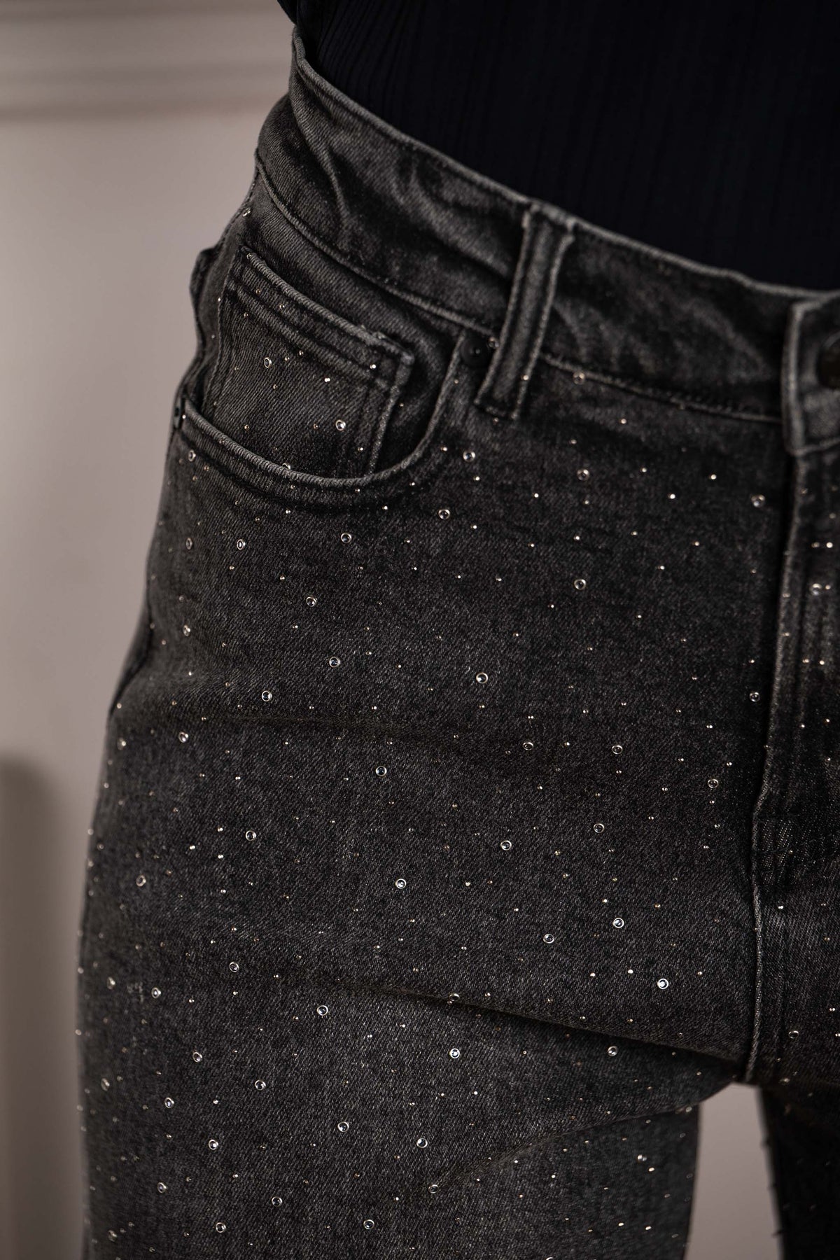 Jeans Reto Apliques - Preto