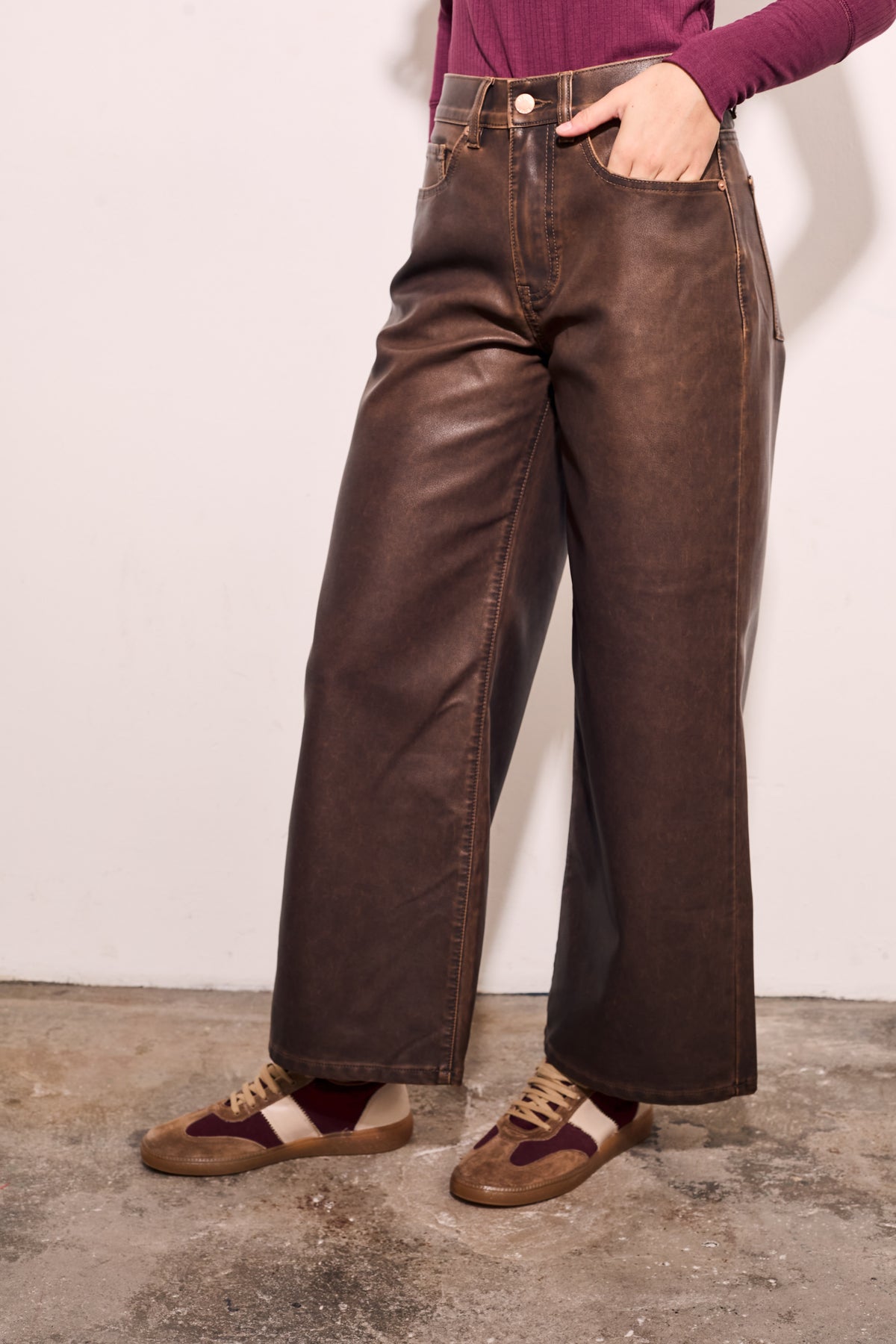 Jeans Couro Vegano Lavado - Chocolate
