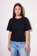 Camiseta Algodão Penteado e Vazados - Preto