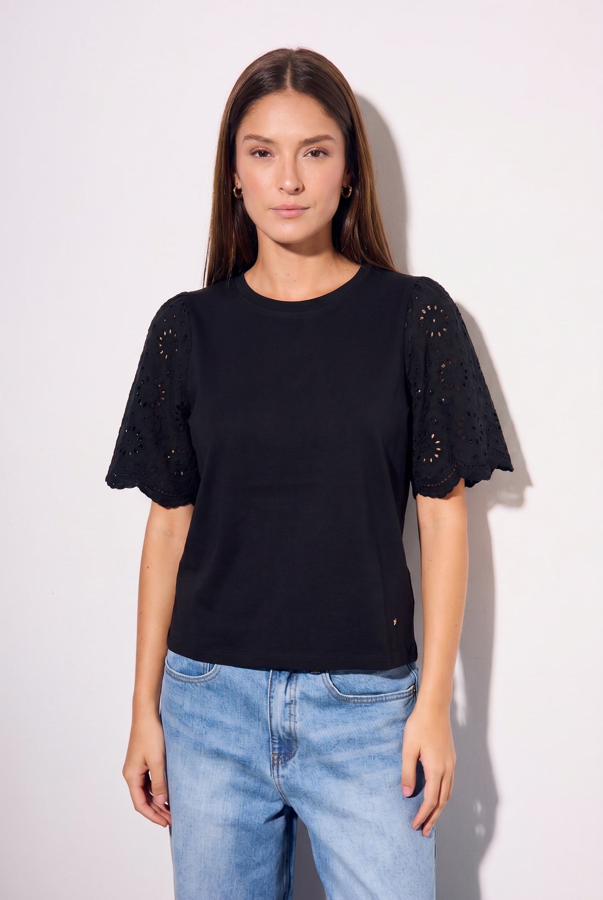 Camiseta Algodão Penteado e Vazados - Preto