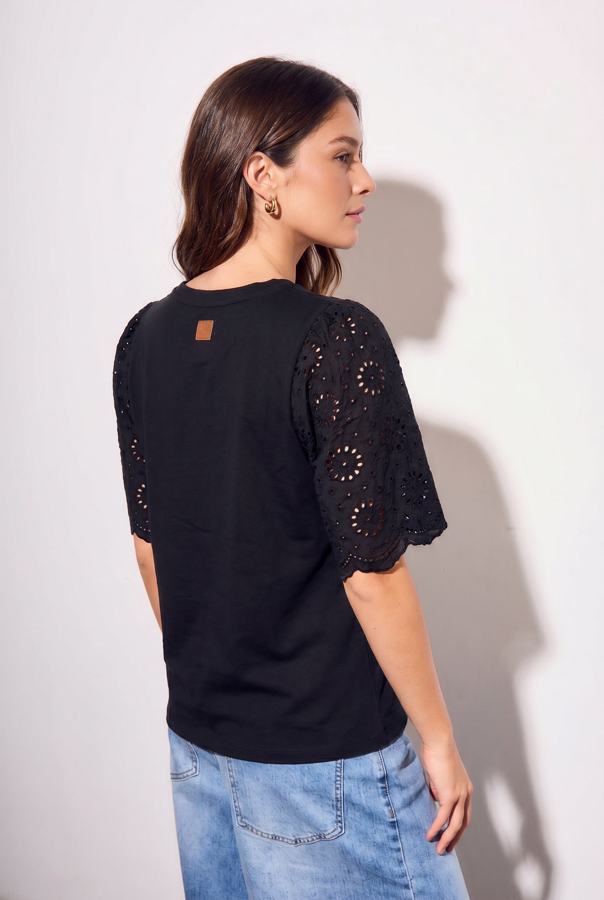 Camiseta Algodão Penteado e Vazados - Preto