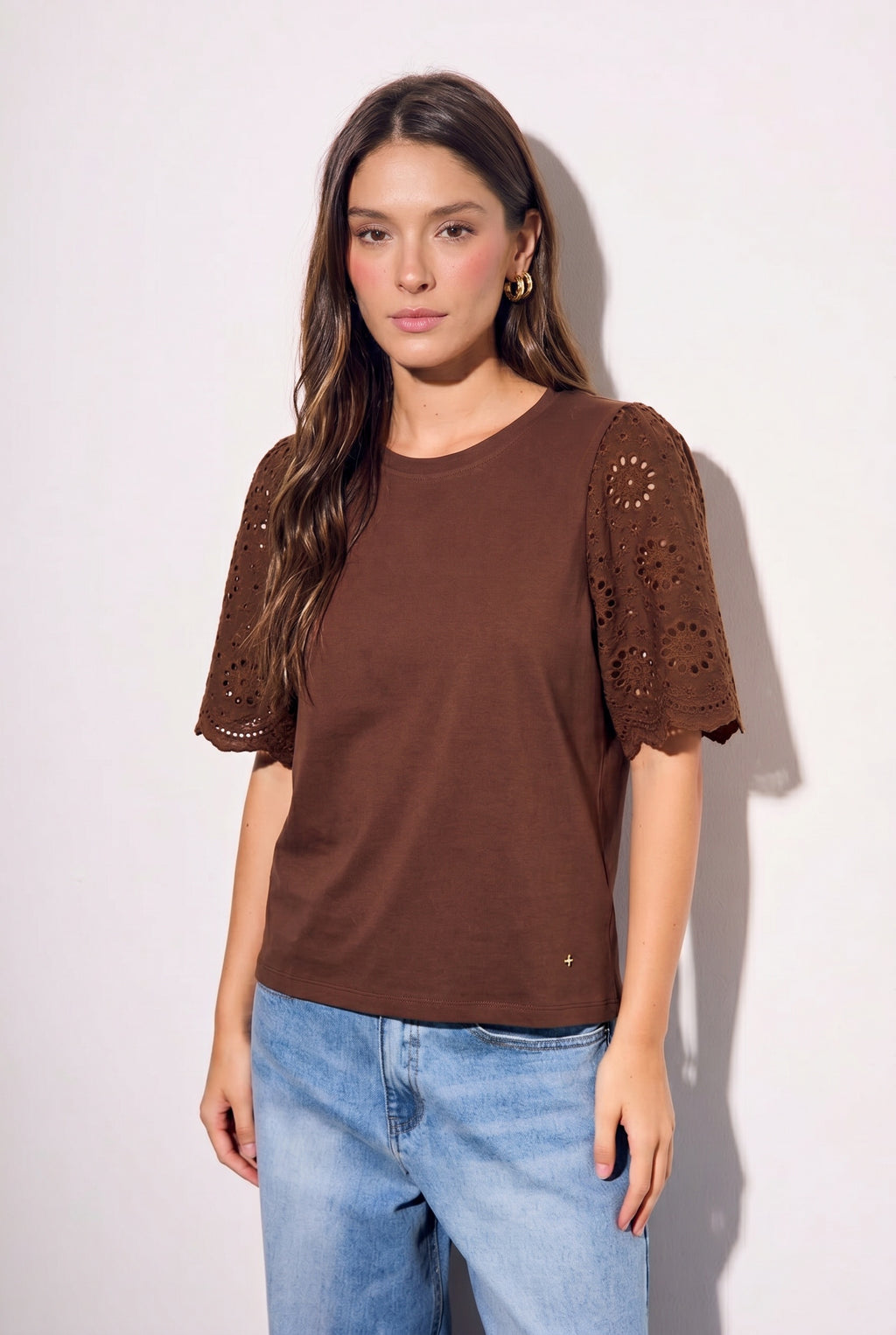 Camiseta Algodão Penteado e Vazados - Chocolate