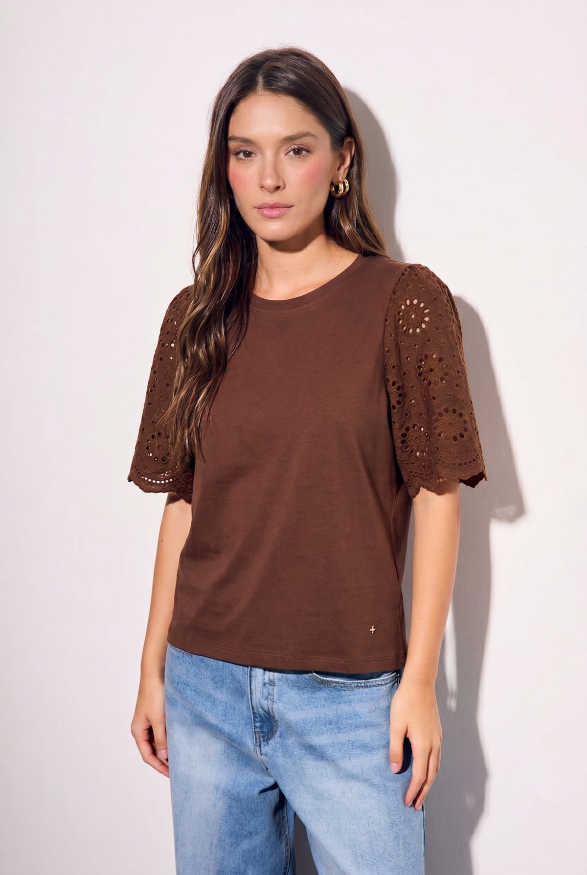 Camiseta Algodão Penteado e Vazados - Chocolate