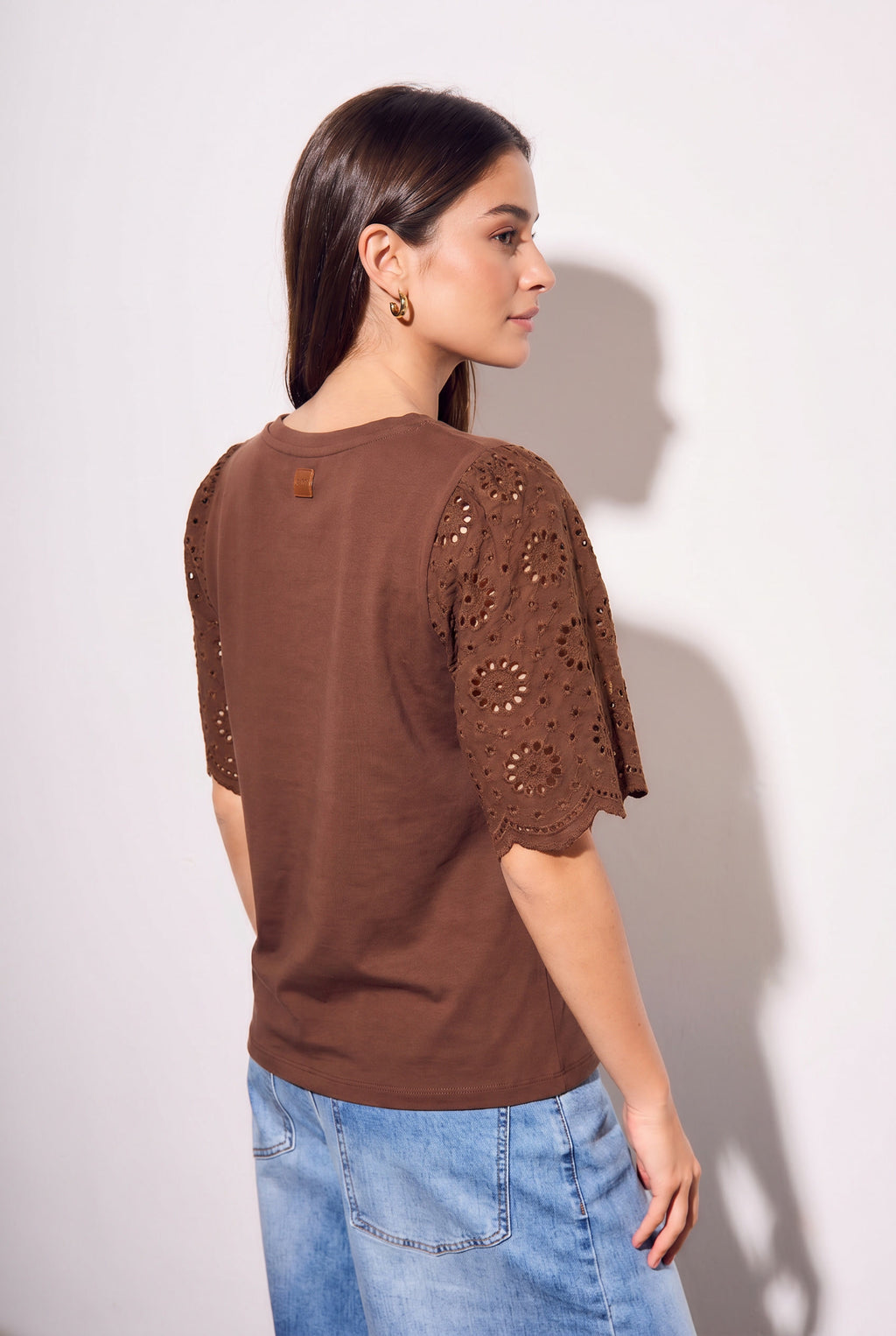 Camiseta Algodão Penteado e Vazados - Chocolate