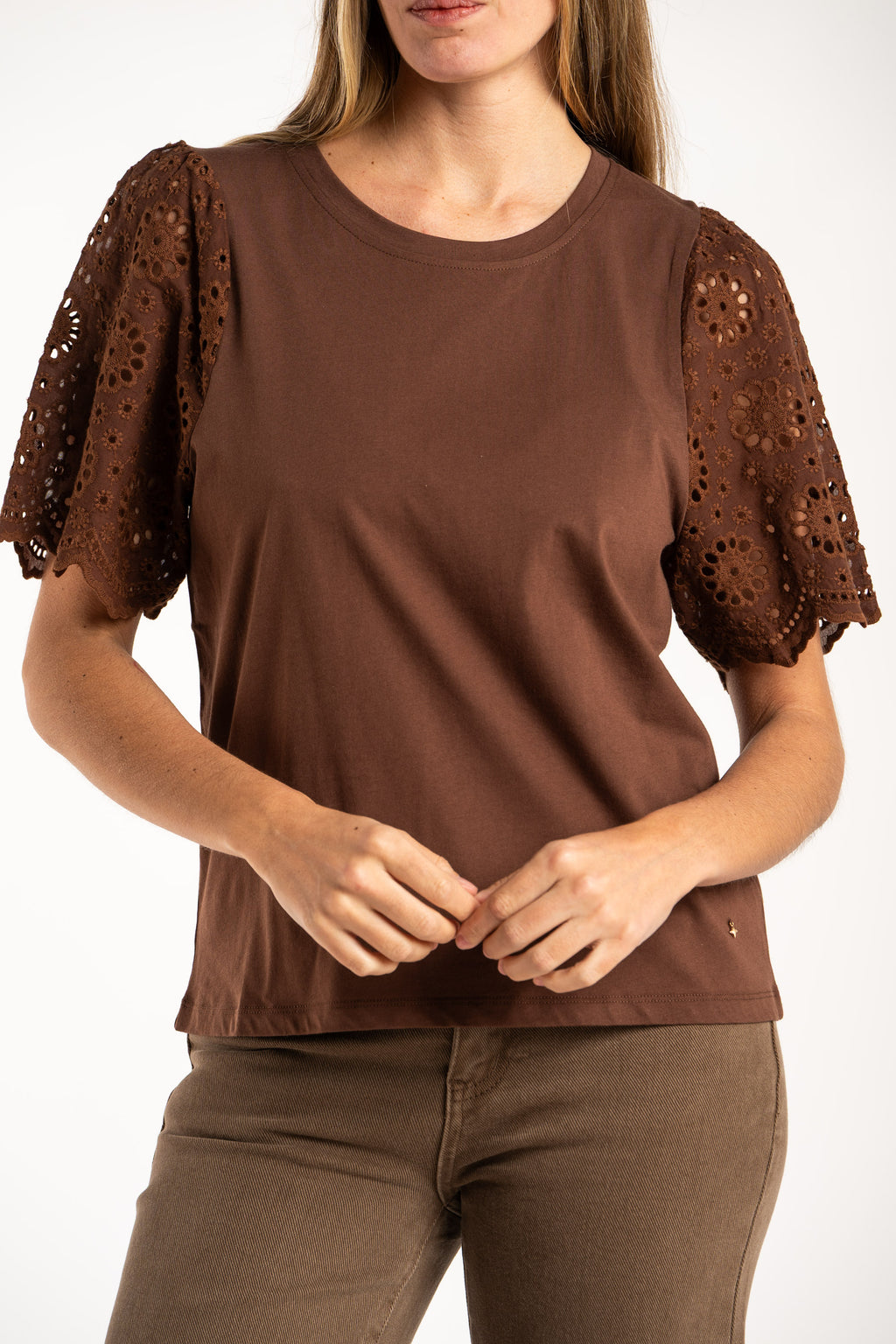 Camiseta Algodão Penteado e Vazados - Chocolate