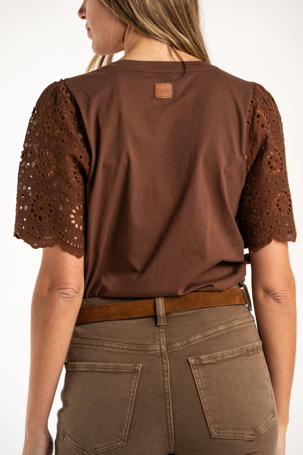 Camiseta Algodão Penteado e Vazados - Chocolate