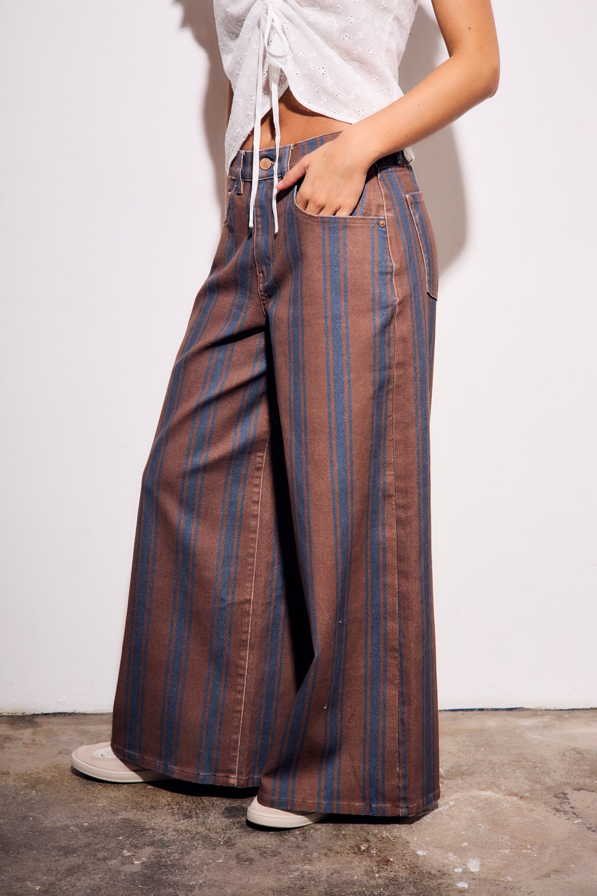 Jeans Listrado Extra Wide Leg - Chocolate
