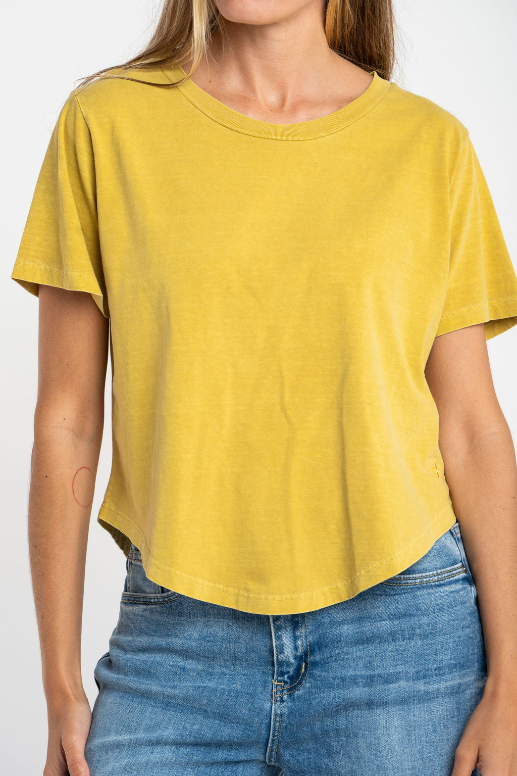 Camiseta Algodão Lavado Manga Curta - Mostarda