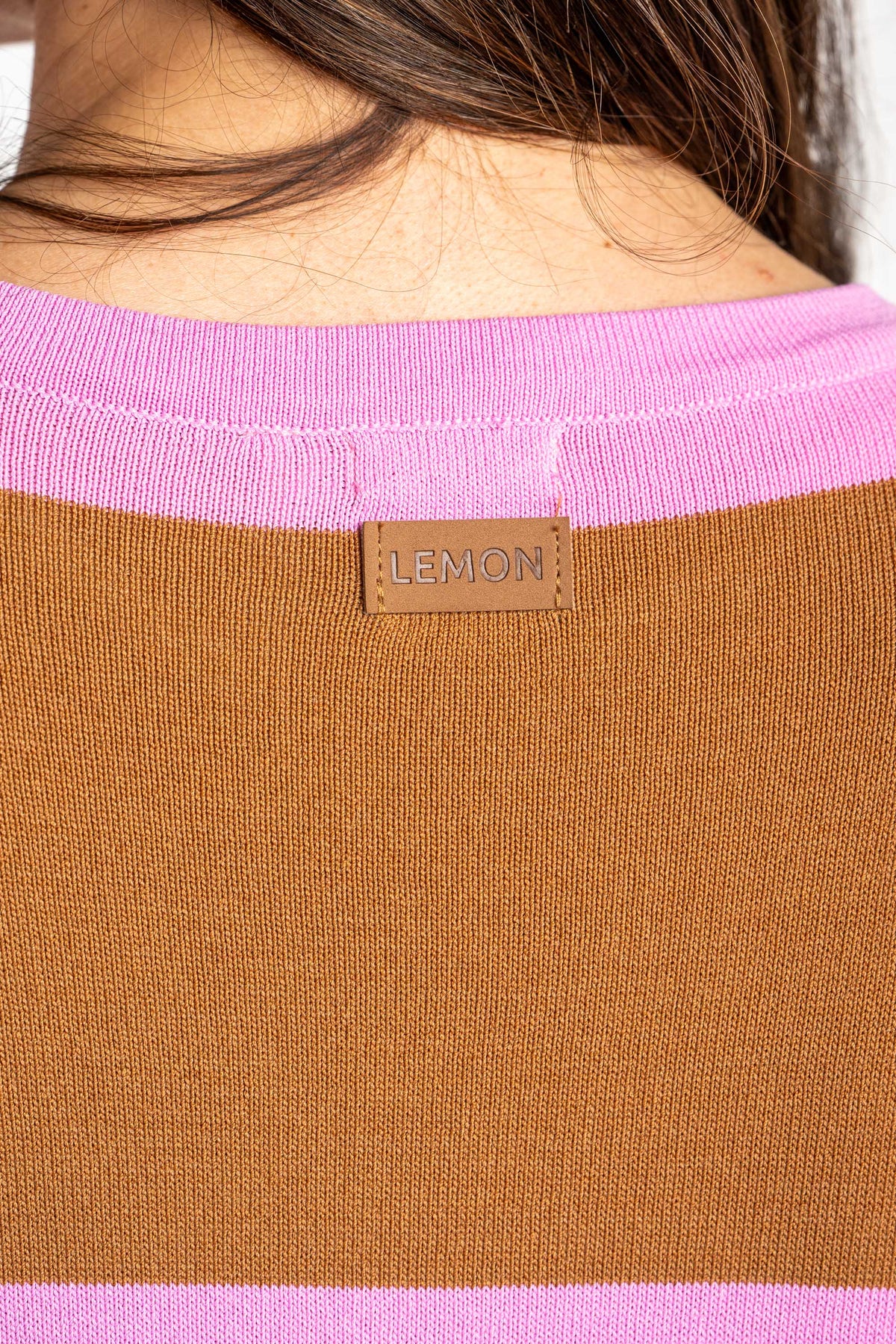 Vestido Curto de Tricô a Listras - Rosa