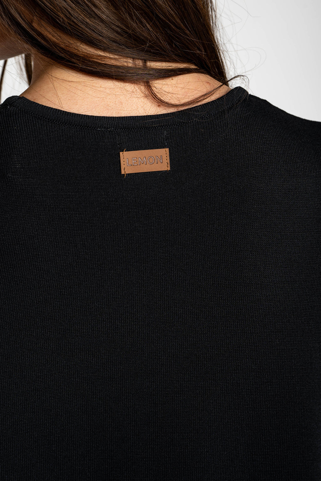 Vestido de Tricô com Bordado - Preto