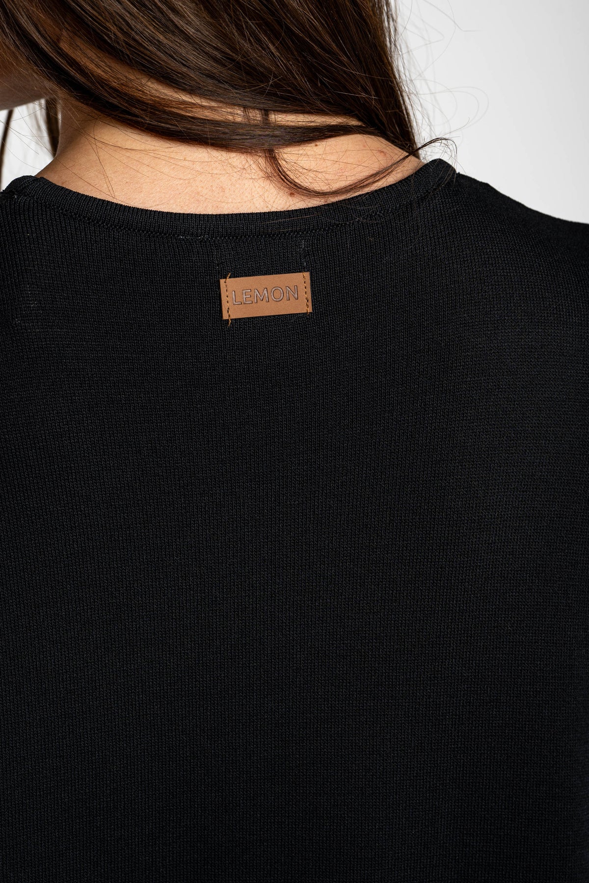 Vestido de Tricô com Bordado - Preto