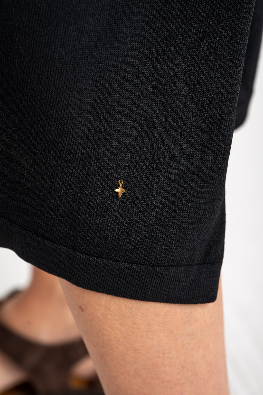 Vestido de Tricô com Bordado - Preto
