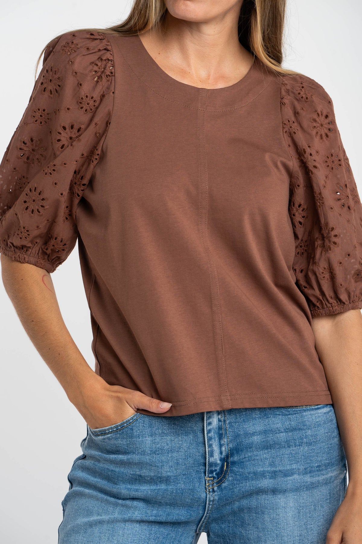 Camiseta Manga Bufante Broderie - Camelo