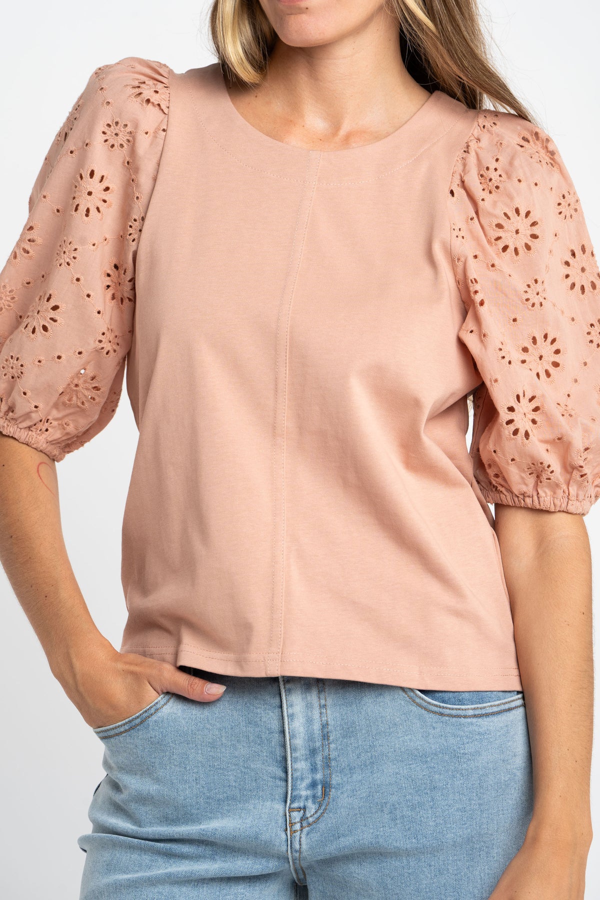 Camiseta Manga Bufante Broderie - Rosa