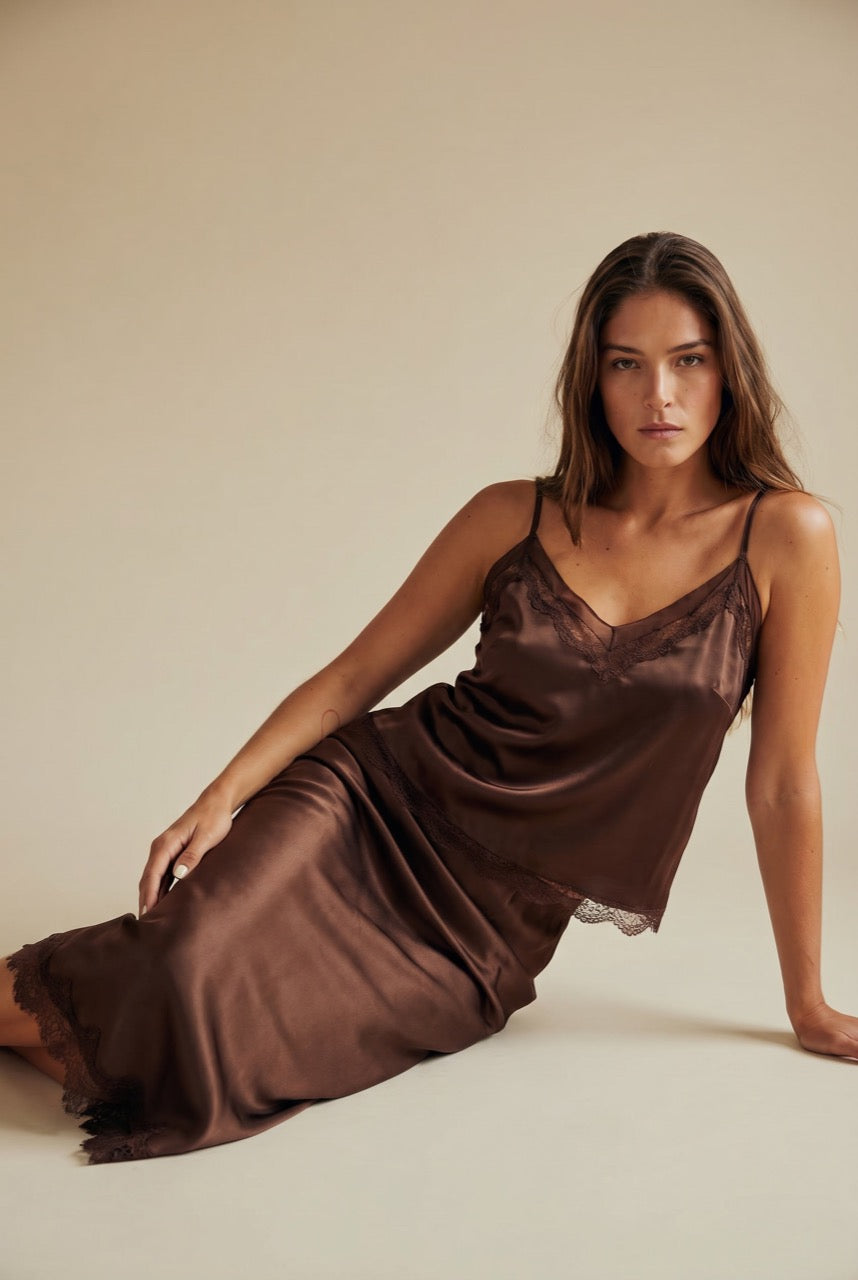 Blusa Acetinada com Renda - Chocolate