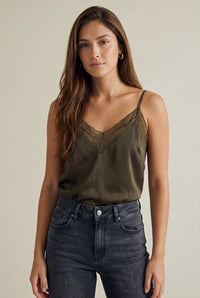 Blusa Acetinada com Renda - Oliva