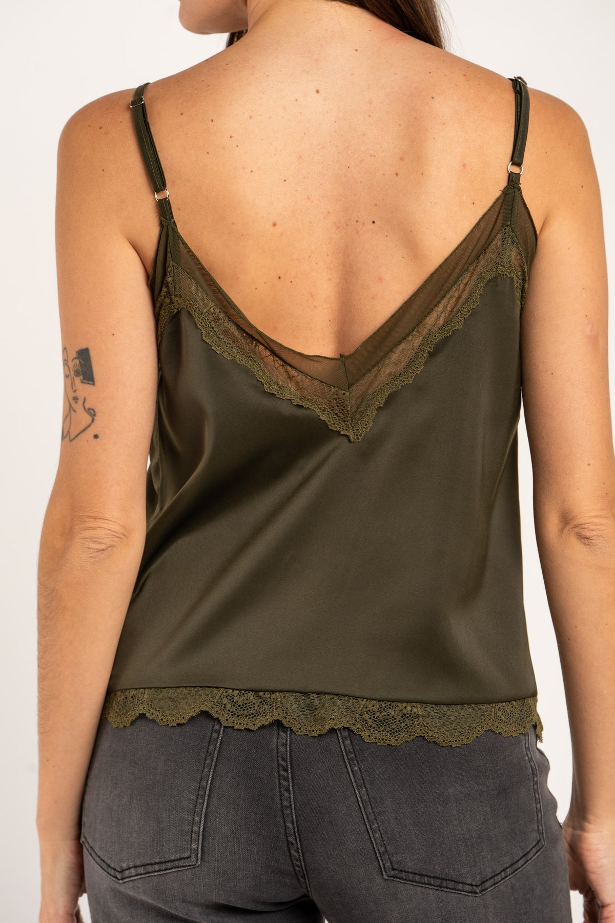 Blusa Acetinada com Renda - Oliva