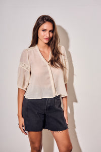 Blusa com Renda Bordados - Areia