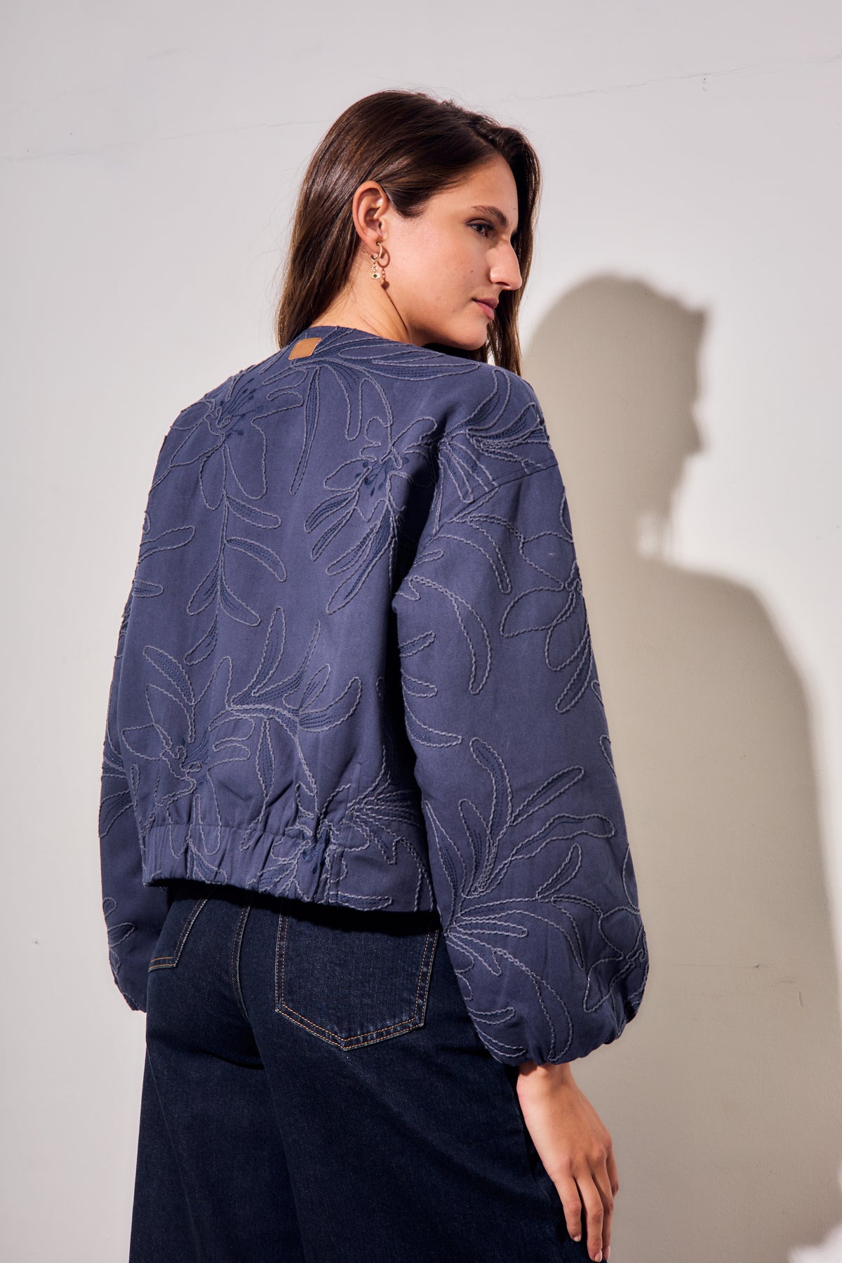 Jaqueta Bomber com Bordado - Denim