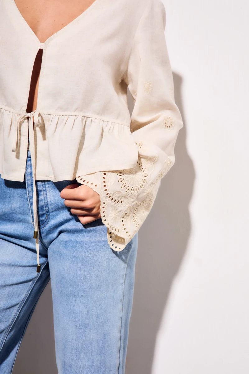 Blusa Bordada Vazada Pérola