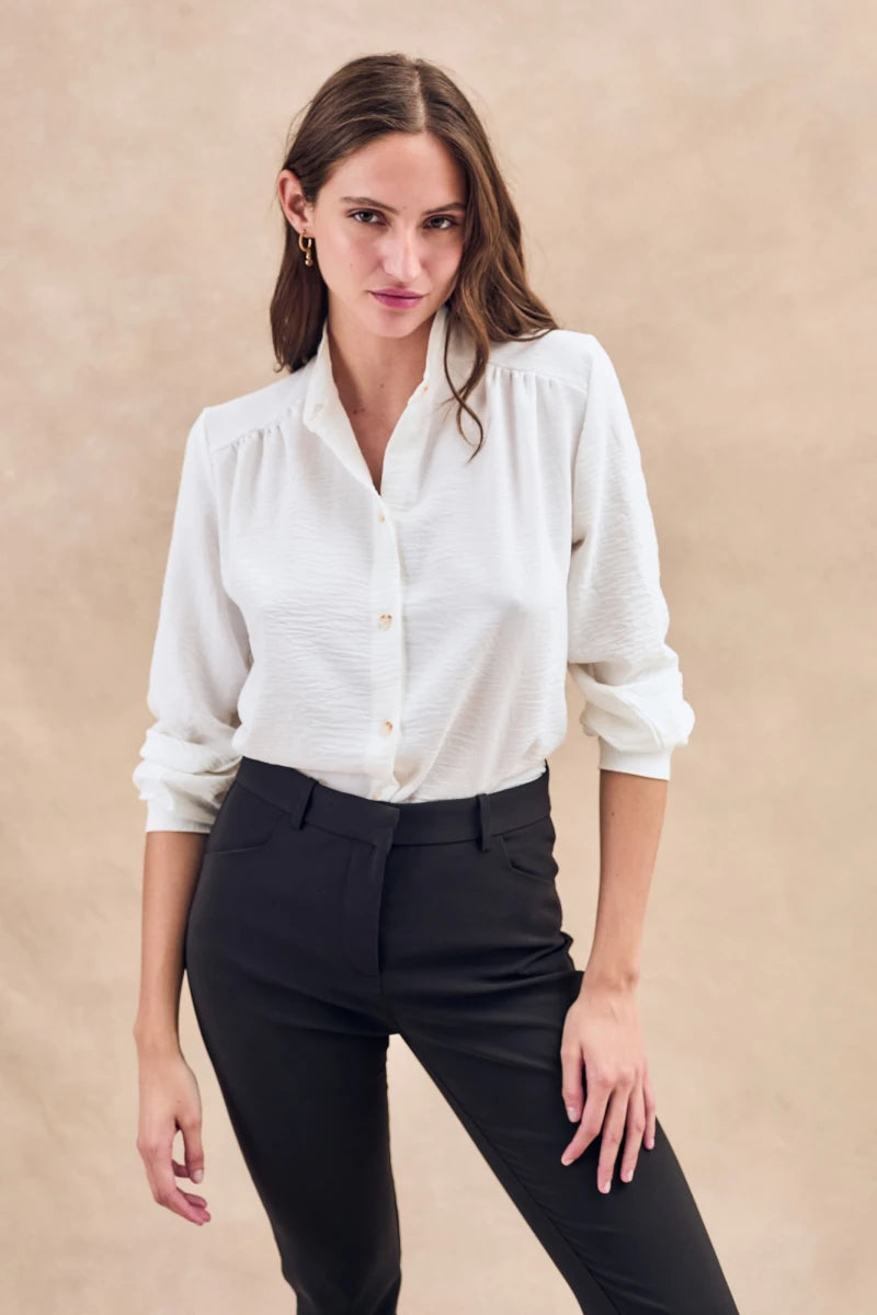 Blusa com Gola Mao