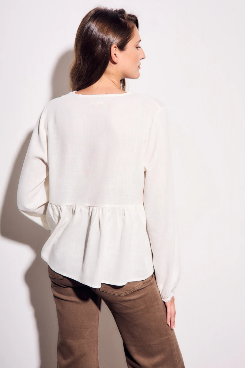 Blusa em Viscose com Bordado Pérola