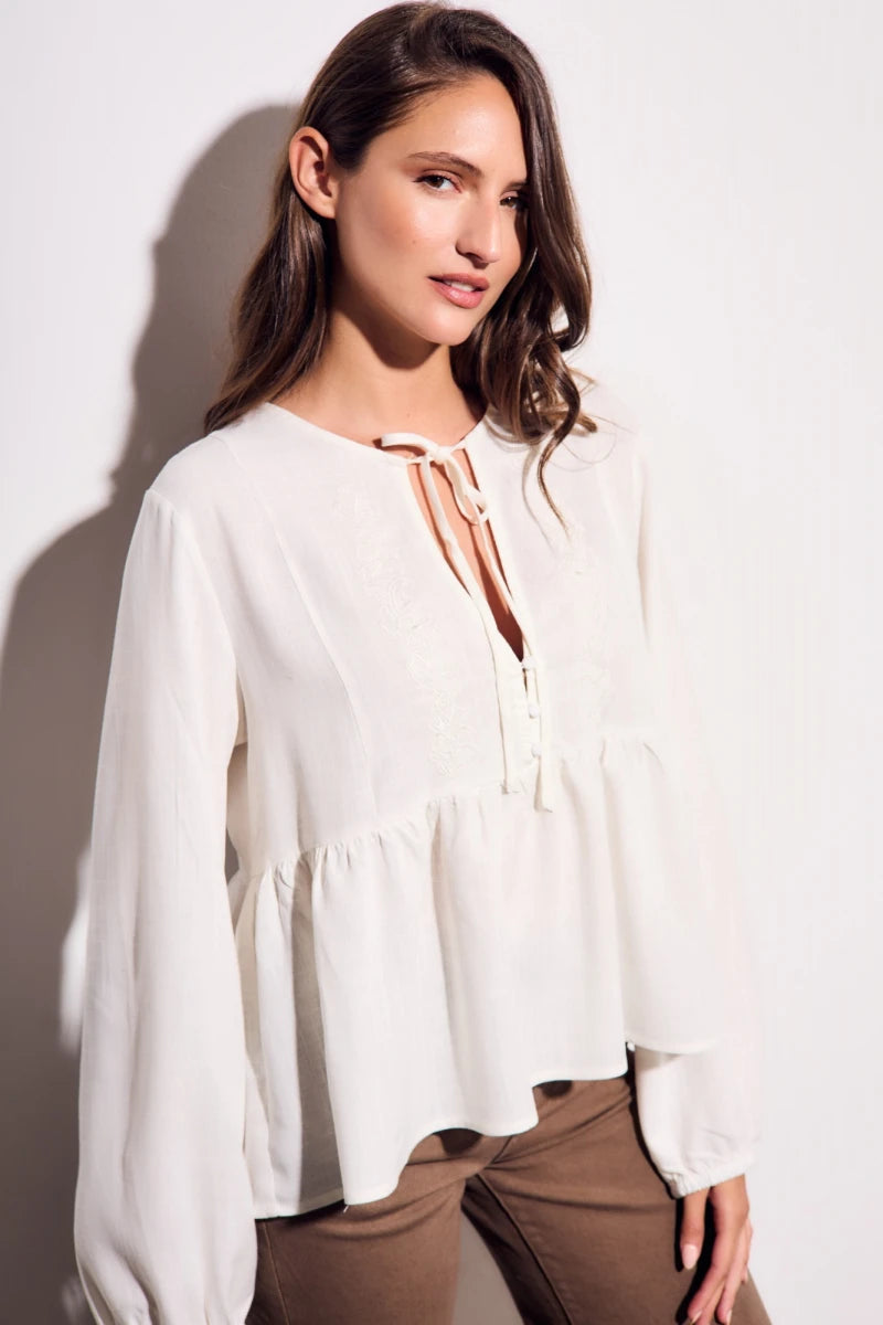 Blusa em Viscose com Bordado Pérola