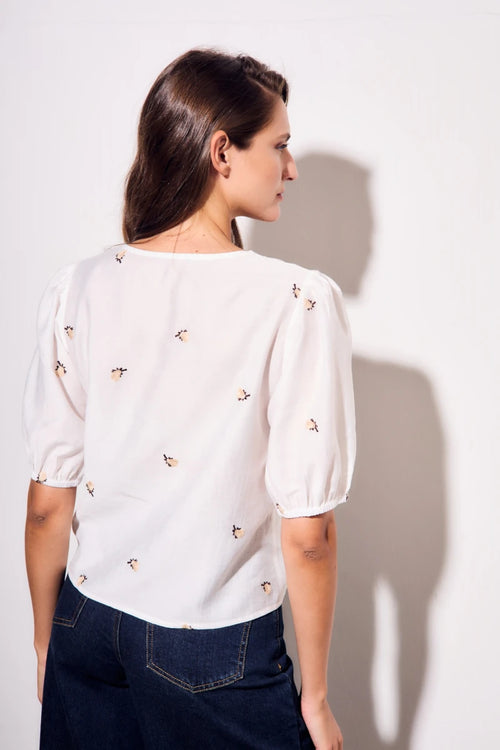 Blusa em Viscose com Bordado Pérola