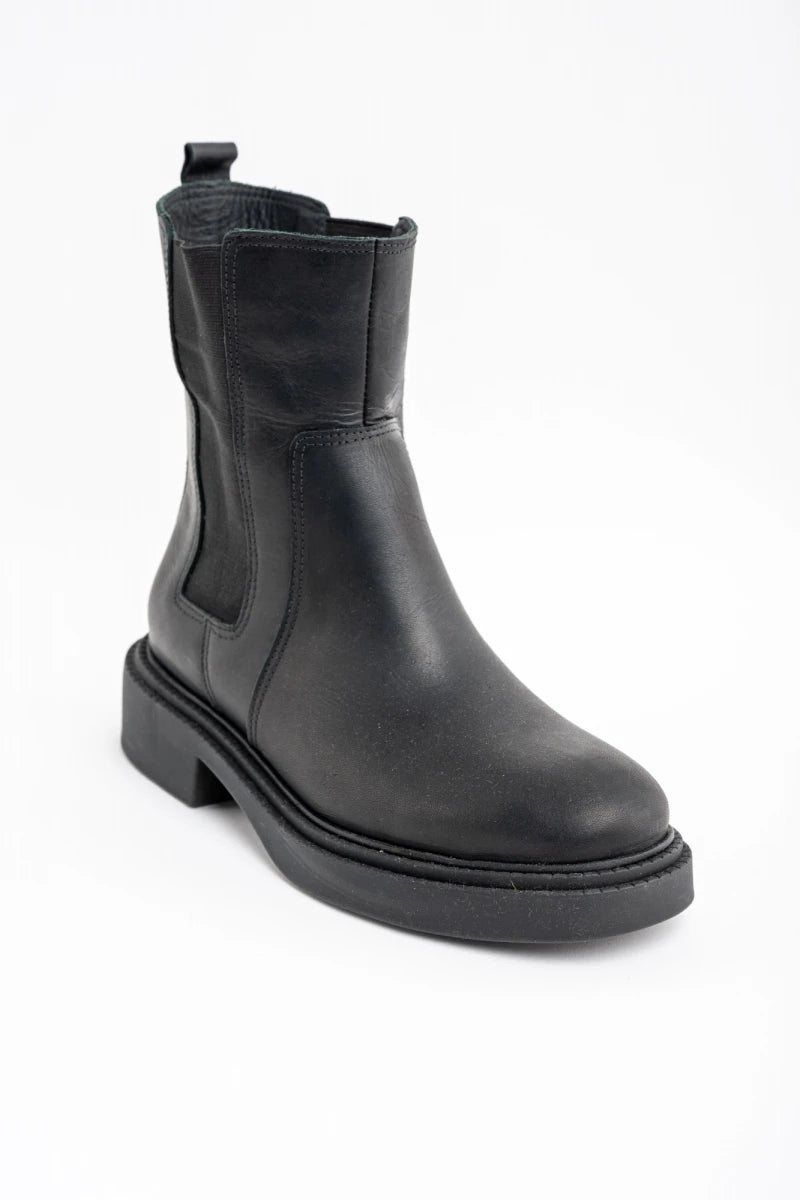 Bota de Couro Preta