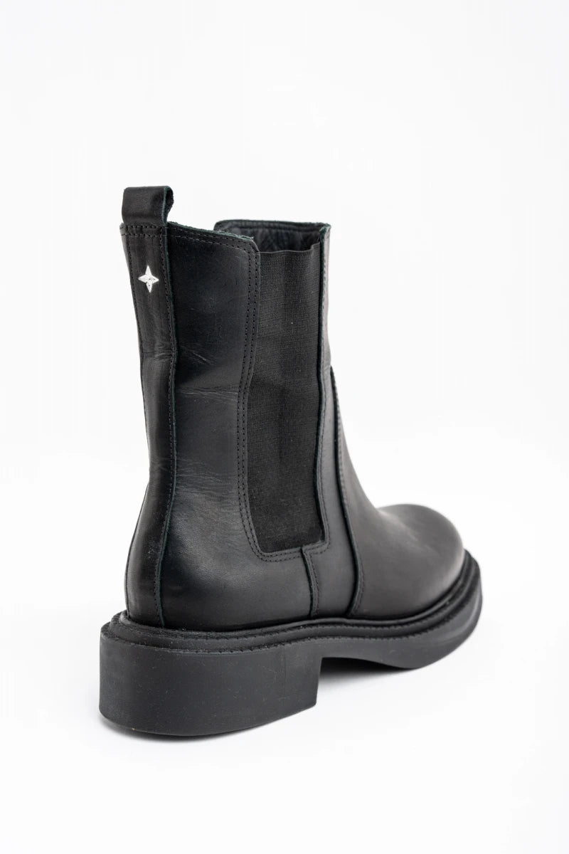 Bota de Couro Preta