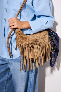Bolsa Vegana de Camurça com Franjas Camelo