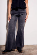 Jeans Flare Perna Larga - Denim Cinza
