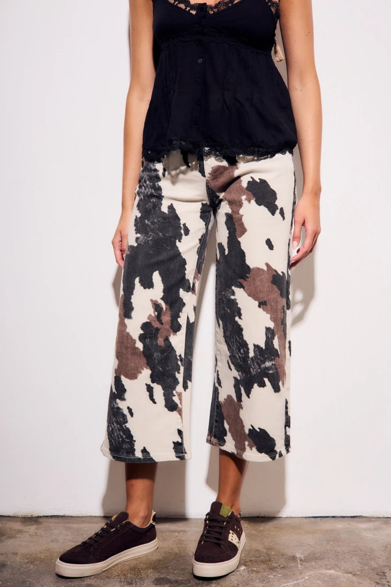 Jeans Perna Larga Estampa de Vaca - Print