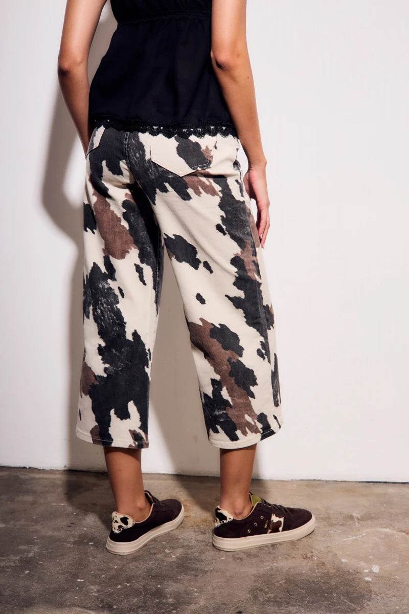 Jeans Perna Larga Estampa de Vaca - Print