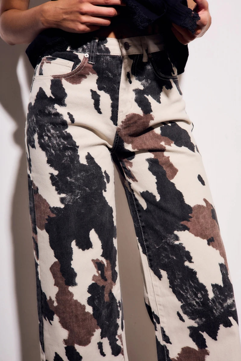 Jeans Perna Larga Estampa de Vaca - Print
