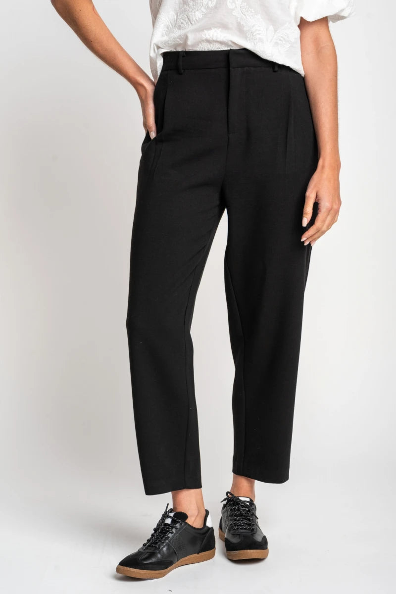 Calça com Pregas - Preto