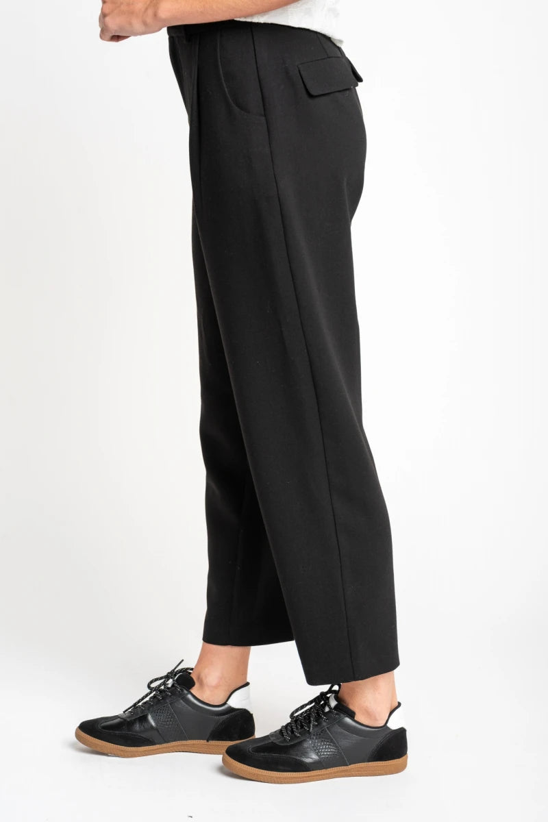 Calça com Pregas - Preto