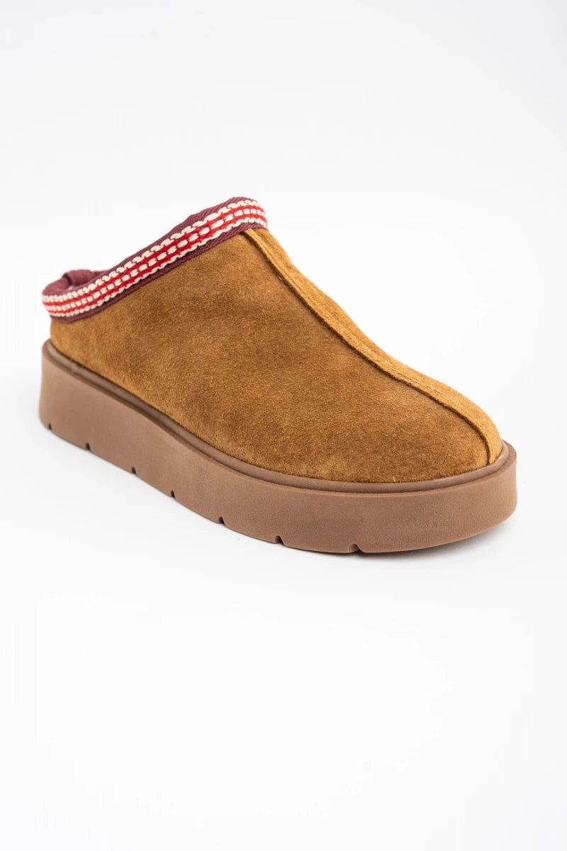 Tamanco Camurça com Faixa Bordada Camel